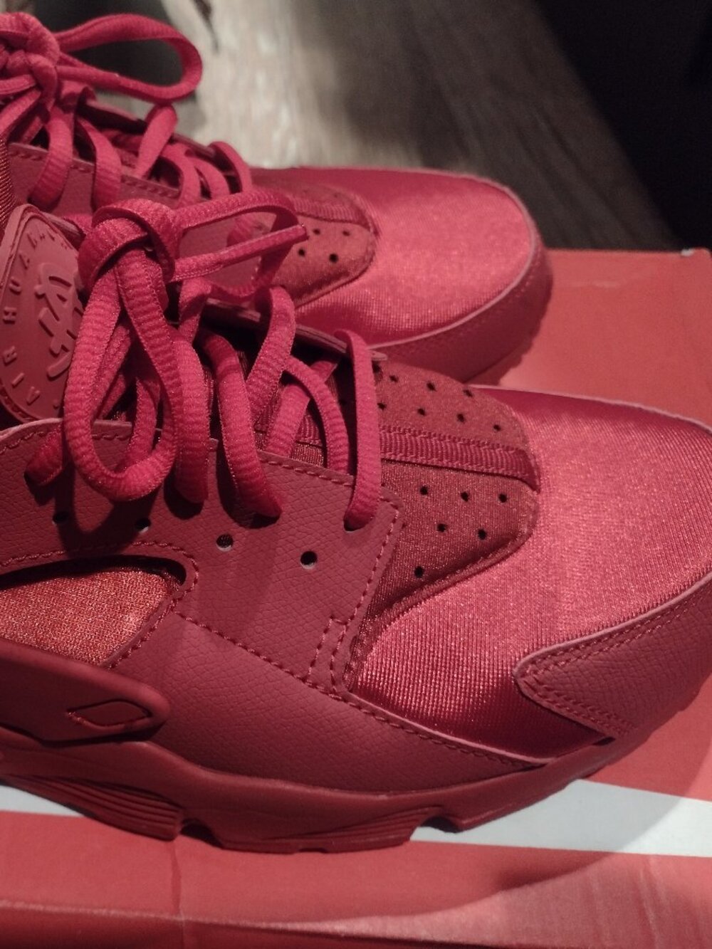 Nike Air Huarache Run red shoes size 11 Womens